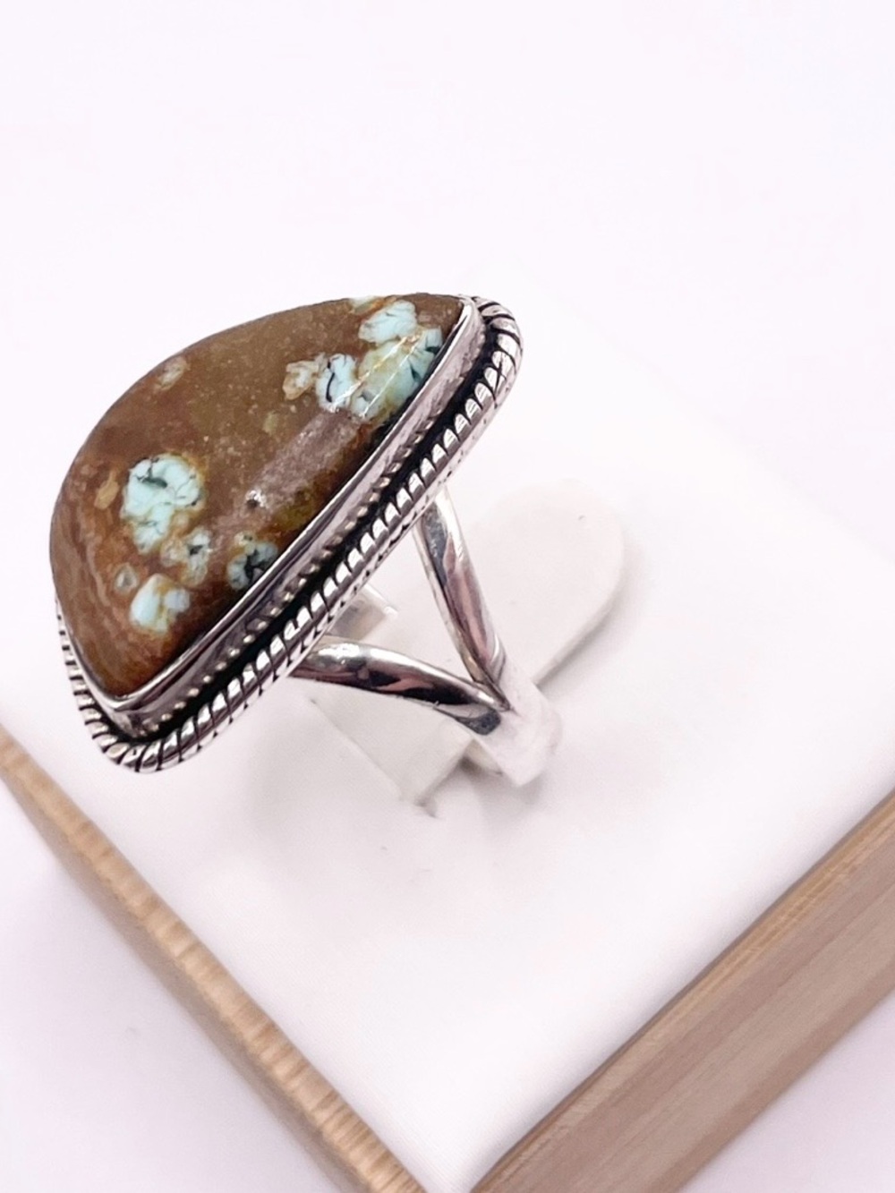 Size 8 Sterling Silver Turquoise Ring - Picture 2 of 8